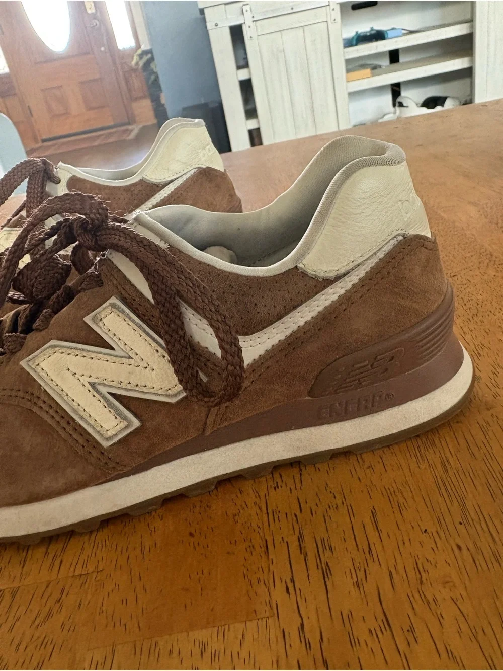 New balance, tennis shoes